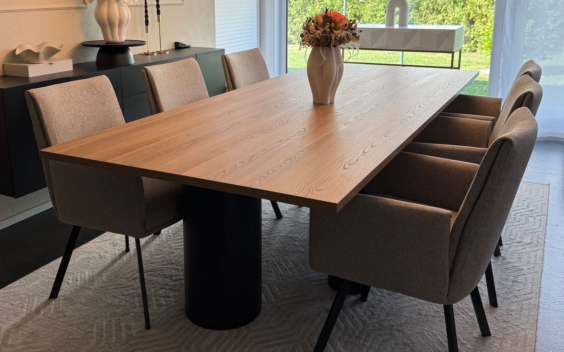 Schreibtisch mit Tischplatte in hellblauem Dekor