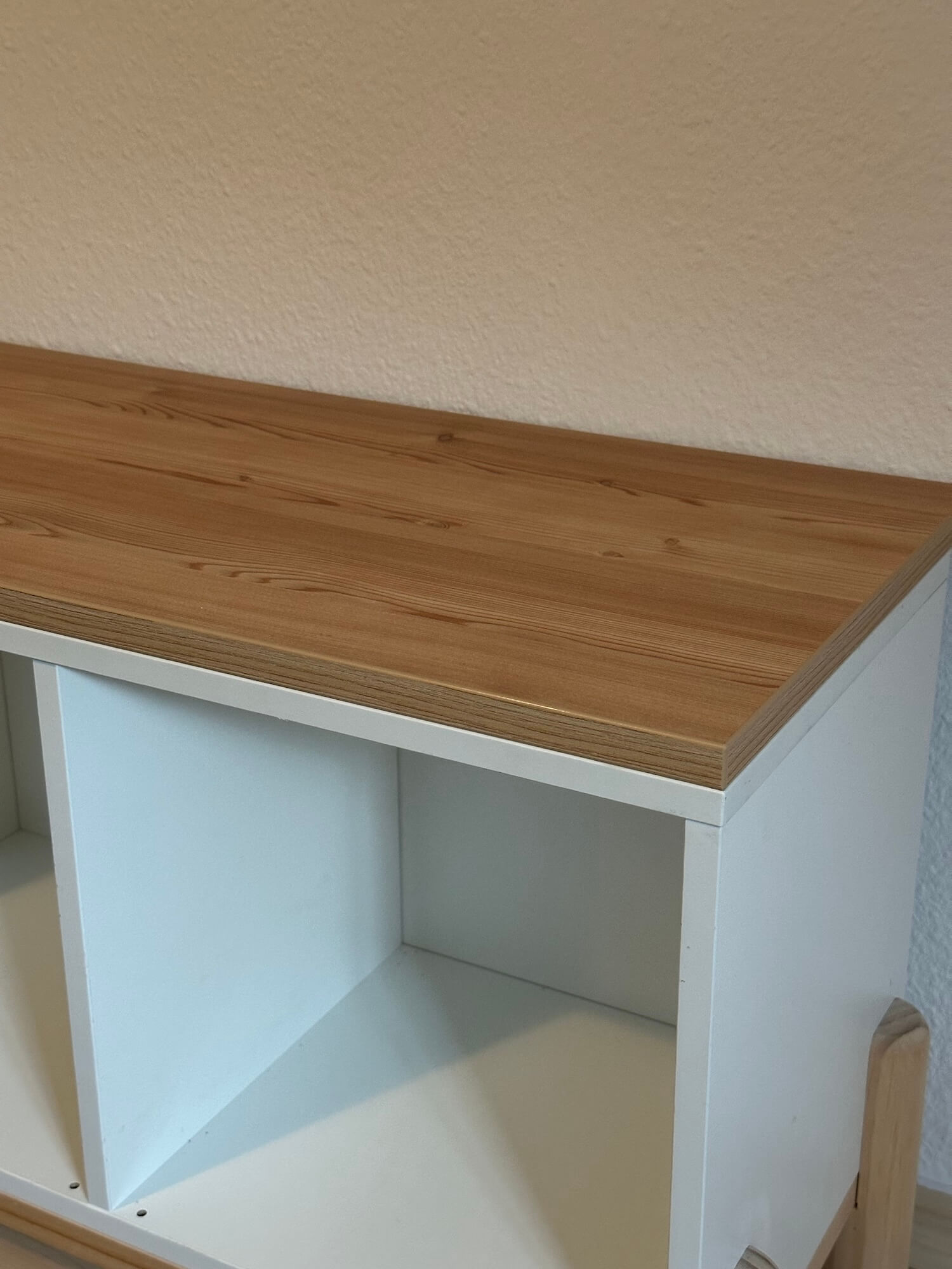 Weiße Kommode mit Platte in Holzdekor Lakeside Lärche Natur