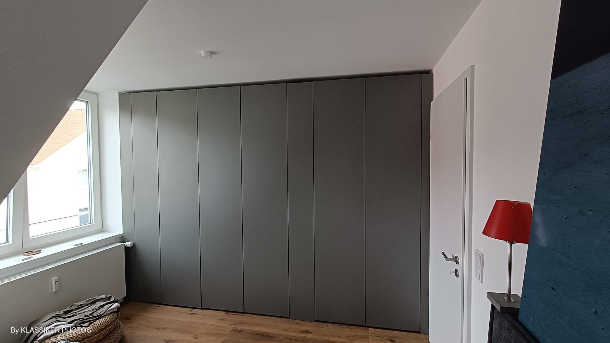 PAX Schrank mit Einbautüren von Mainzuschnitt in der Farbe Estate Grün